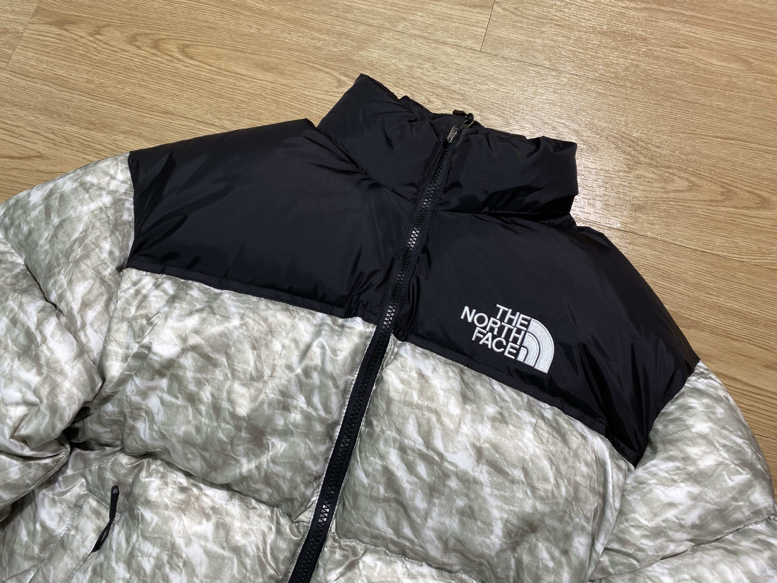 the north face x supreme 700